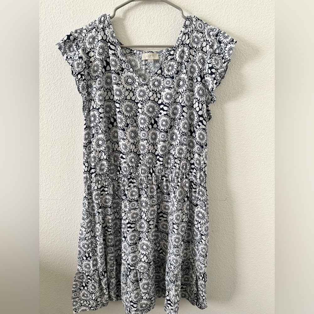 Loft flutter sleeve dress.  Size XL.